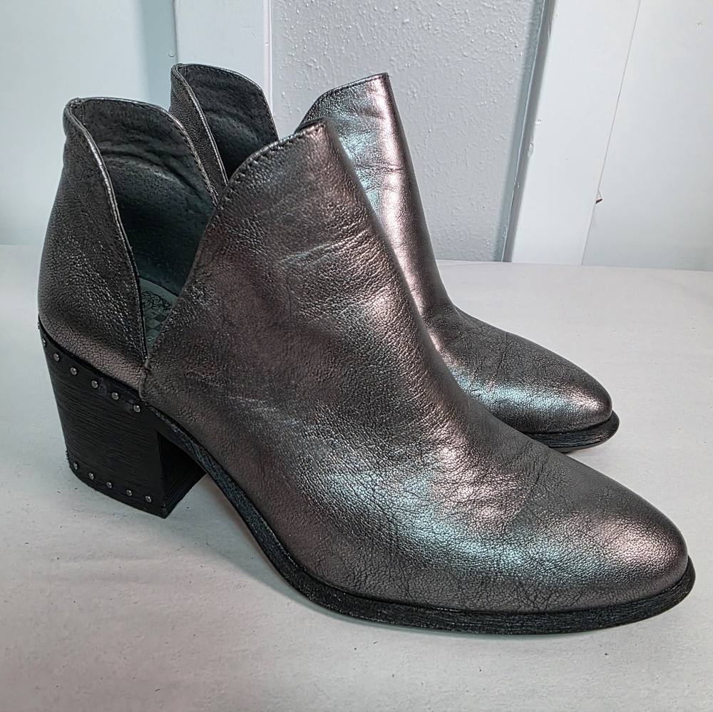 Vince Camuto Petrah Metallic Pewter Leather Cut-Out Ankle Booties - Size 6.5